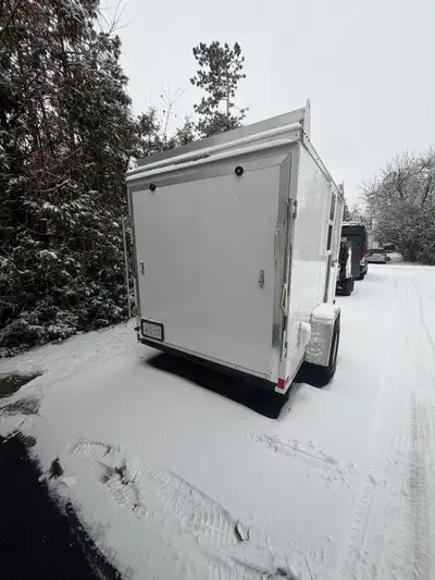 6’ wide, 6’ high, 10’ walks, 12’ to front nose Ladder racks on roof Insulated