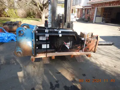OKADA ORV7500 — Mid-Class Hydraulic Breaker Factory Shop Rebuilt with 6-Month Okada Factory Warranty...