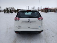 Looking for a reliable SUV? This low mileage 2014 Nissan Rogue S has just 127,000 kilometres! It com... (image 5)