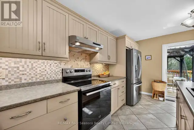 7 BATTEAUX ROAD Clearview (Nottawa), Ontario in Houses for Sale in Ottawa - Image 12