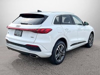 Only 90 Miles! This Audi Q5 boasts a Intercooled Turbo Premium Unleaded I-4 2.0 L/121 engine powerin... (image 4)