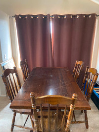 Solid Oak Dining Room Table & Chairs