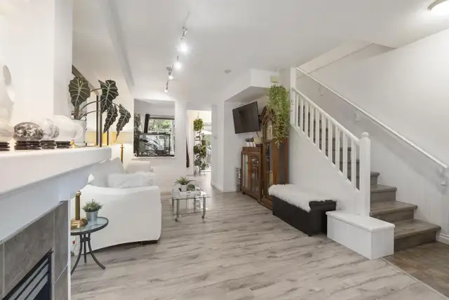 7 6445 ROSEBURY LANE Surrey, British Columbia63008313329667124