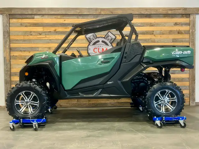 2025 BRP CAN-AM COMMANDER 700 EFI + 4X4 + DPS + ONLY 2759 KM + N in ATVs in Ottawa - Image 5