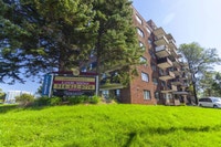 Visitez notre site Web : https://www.capreit.ca/fr/appartements-a-louer/dorval-qc/carrefour-dorval/... (image 4)