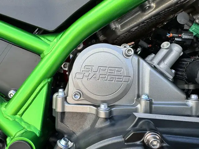 2020 Kawasaki Z H2 **SUPERCHARGED** **SCORPION PIPE** in Sport Bikes in Markham / York Region - Image 8