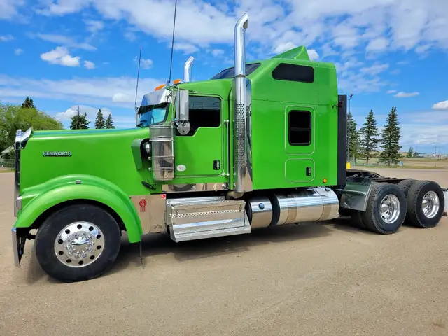 2021 KENWORTH W900 in Heavy Trucks in Saskatoon - Image 3