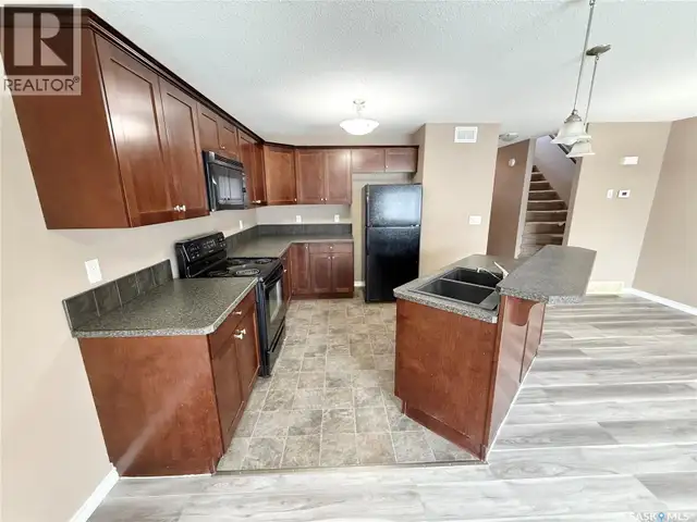 602 Barber CRESCENT Weyburn, Saskatchewan in Condos for Sale in Regina - Image 10