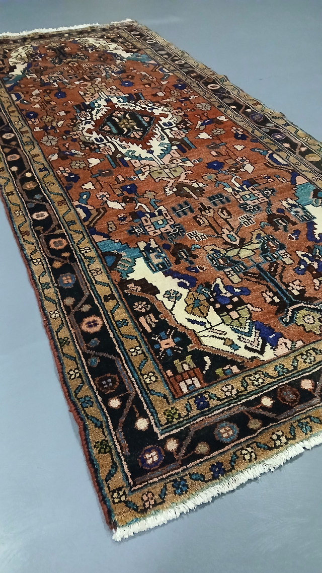 Hamadan 36''x 86'' Nice Quality Hand Crafted Persian Rug. in Rugs, Carpets & Runners in Markham / York Region - Image 5