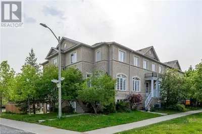 2367 SUTTON Drive Burlington, Ontario