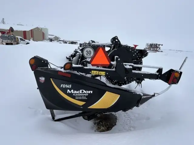 2019 Macdon FD145 in Farming Equipment in Swift Current - Image 7