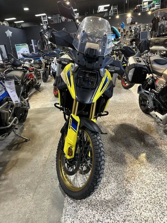 2023 Suzuki V-STROM 1050DE Champion Yellow No.2 / Metallic Mat S in Street, Cruisers & Choppers in Ottawa - Image 5