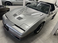 ALL TRADES WELCOME!! OPERATING BY APPOINTMENT GORGEOUS 1985 Trans Am Firebird 5.0L carbureted V8 T-T... (image 3)