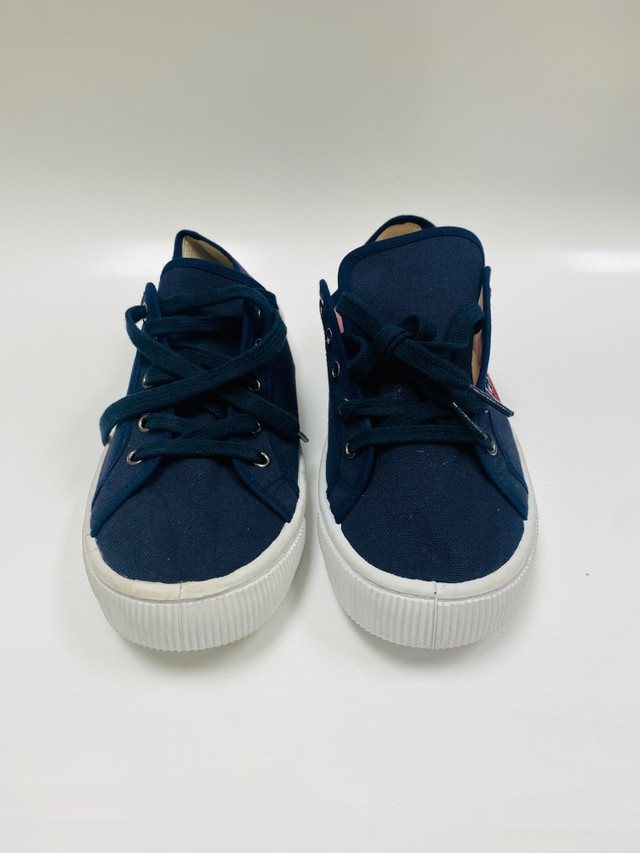 LEVI'S- MEN  MALIBU CANVAS SNEAKER SHOES- SIZE 10 in Men's Shoes in Mississauga / Peel Region - Image 3