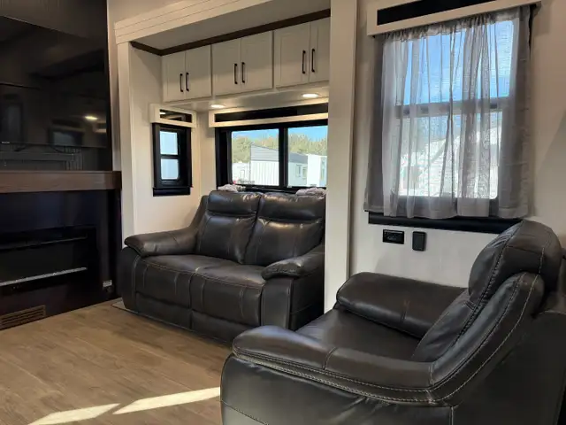 2024 Forest River RIVERSTONE 421 FK in Travel Trailers & Campers in St. Albert - Image 41