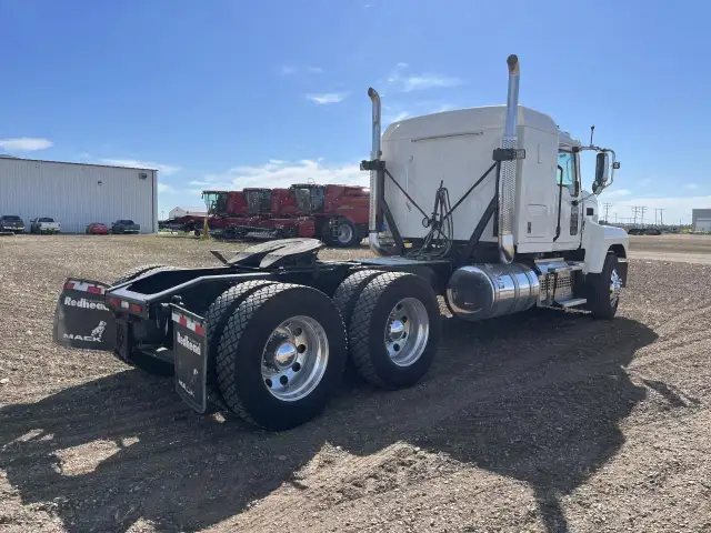 2022 Mack Pinnacle 64T 48 HD mDRIVE in Heavy Trucks in Regina - Image 6