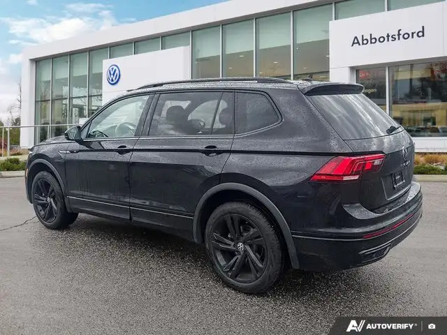 2024 Volkswagen Tiguan Comfortline R-Line Black Edition in Cars & Trucks in Abbotsford - Image 4