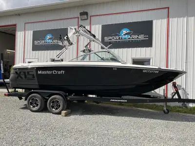 Mastercraft X15 2007 Longeur / Length : 21’ Largeur / Beam : 100” Capacité / Capacity : 14 Passagers...