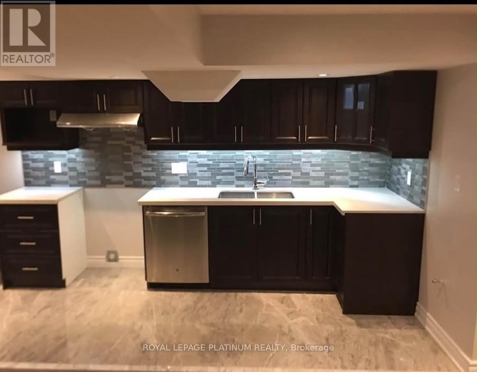 BSMT - 11 OXENDON ROAD Brampton (Northwest Brampton), Ontario 3
