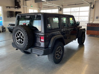 Performance & Off-Road Capability: Trailer Sway Damping Stay in control while towing on and off-road... (image 3)