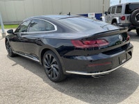 Vehicle Highlights: - R-LINE - Highly optioned - Dealer serviced Just landed is a very rare and desi... (image 4)