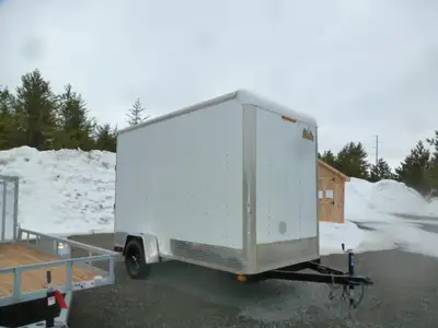- 2006 Car Mate Enclosed Trailer . (6'x12') - new tires -new Jack - new motorcycle tie down - E- tra...
