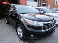 LIKE NEW INSIDE AND OUT. FINISHED IN BLACK WITH BLACK LEATHER INTERIOR. ALLOY WHEELS, HEATED AND VEN... (image 2)