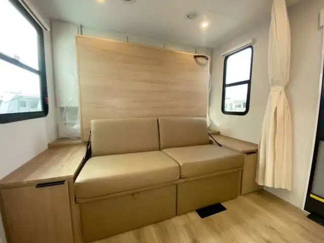 2026 Winnebago Thrive 22MBH in Travel Trailers & Campers in Bedford - Image 24