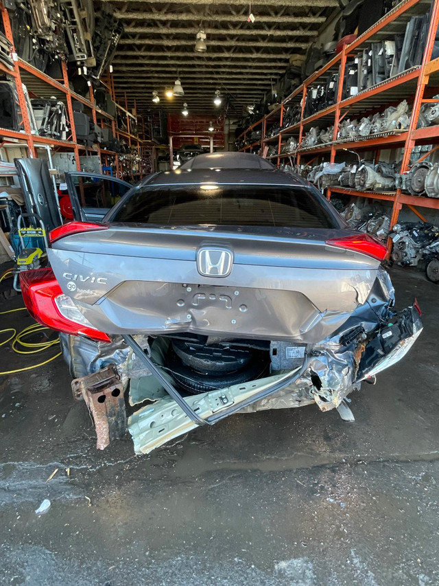 2016 Honda Civic for PARTS ONLY in Auto Body Parts in Calgary - Image 3