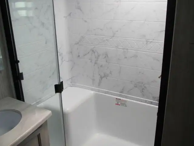 2023 SIERRA 391 FLRB-NEW LOADED FRONT LIVING-ON SALE $99,999!  in Travel Trailers & Campers in Ottawa - Image 32