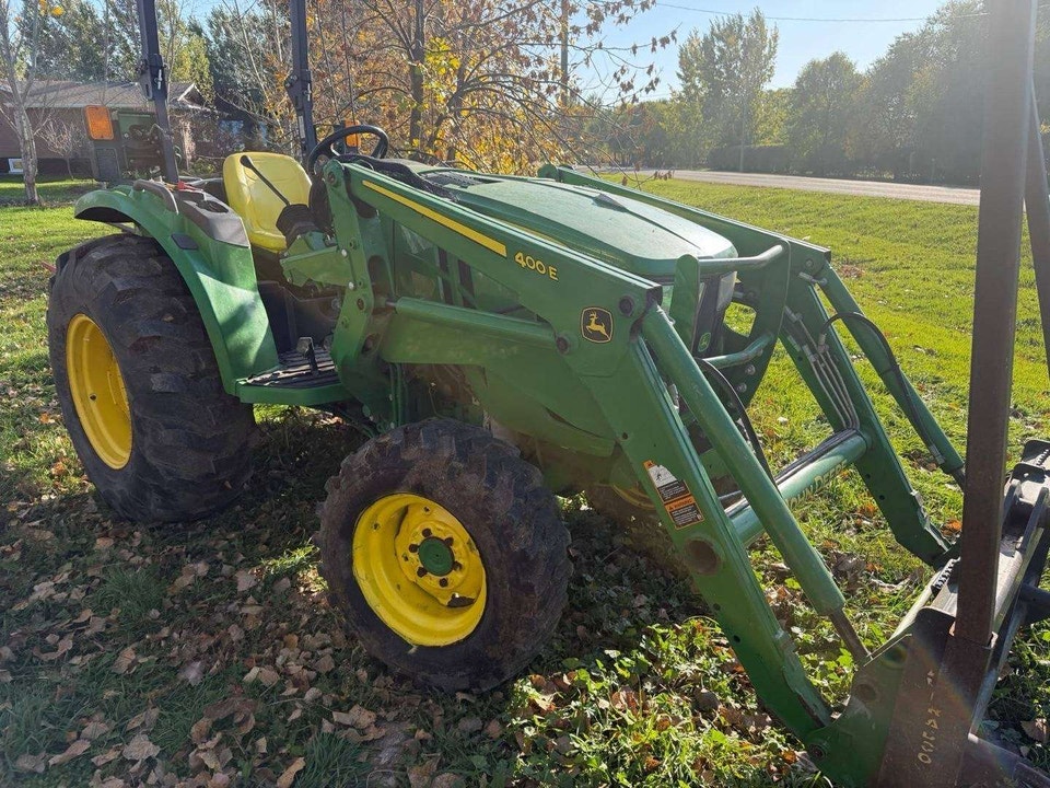 2019 John Deere 4052M Tractor with Skidloader Attachment | Farming ...