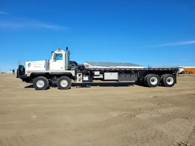 2013 WESTERN STAR 6900XD in Heavy Trucks in Saskatoon - Image 11