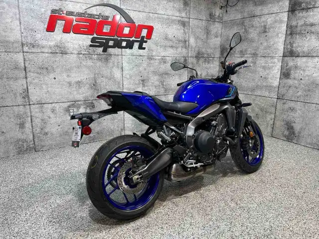 2025 YAMAHA MT-09 in Sport Touring in Laval / North Shore - Image 5