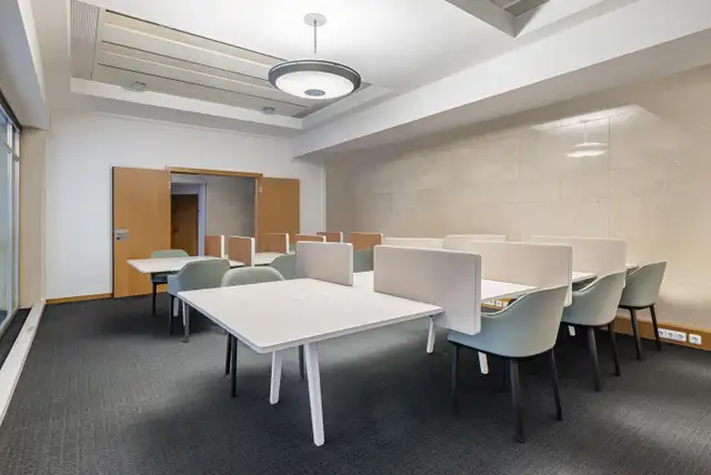 Coworking space for rent in BC, Vancouver - HSBC in Commercial & Office Space for Rent in Vancouver - Image 8