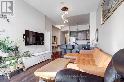 Gorgeous & Marvellous Sub Penthouse With 10' Ceilings, Unobstructed Views Of Lake And Downtown Toron...