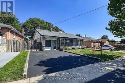 This charming 4 bedroom back split is located in a fantastic family friendly community. This fully d...