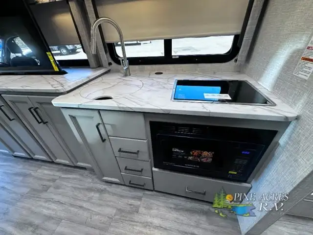 2024 Thor Motor Coach Gemini AWD 23TE Brand new ! Save Huge ! in RVs & Motorhomes in Moncton - Image 31