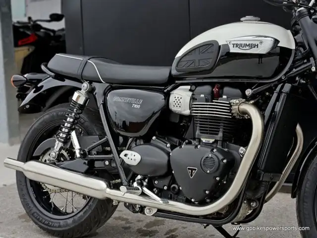 2024 Triumph Bonneville T100 Jet Black in Street, Cruisers & Choppers in Oshawa / Durham Region - Image 11