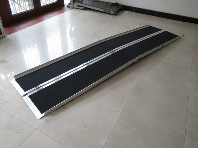wheelchair ramps with anti slip tape, 600lb cap, NO TAX in Health & Special Needs in Hamilton - Image 4