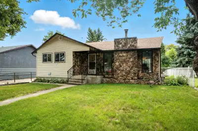 Clean, well kept bungalow in beautiful West Hill location. This family home includes 4 spacious bedr...