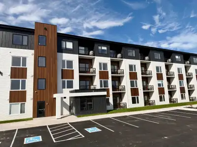 OPEN HOUSE - Sunday October 4th 11am-1pm FIRST MONTH RENT FREE Experience urban living at its finest...