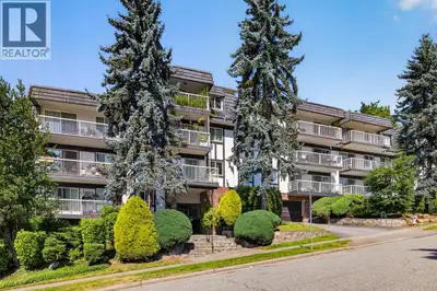 Welcome to Westcliff Arms, built by the reputable Bosa and located in Capitol Hill, only a short wal...