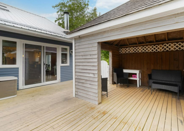 27 Crooked Lake - Stunning Lakefront Home for Rent - Short Term  in Long Term Rentals in Bridgewater - Image 23