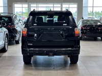4-WHEEL DRIVE, LEATHER SEATING, HEATED & VENTILATED FRONT SEATS, NAVIGATION, BLIND SPOT MONITOR Expe... (image 4)