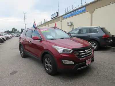 2014 Hyundai Santa Fe Premium. 2.4 L 4 Cylinder ENGINE. AWD……PW seat (driver)…..SUV……LOW LOW LOW KMS...