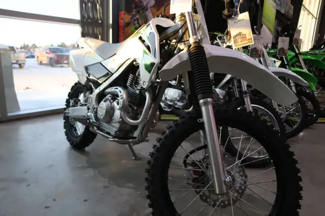 2026 Kawasaki KLX140R in Dirt Bikes & Motocross in Edmonton - Image 2