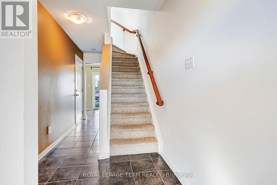 566 SIMRAN PRIVATE Ottawa, Ontario 4