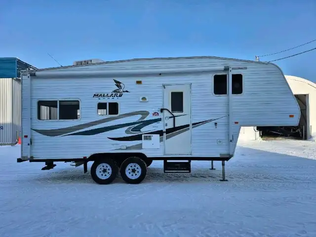 2007 FleetWood RV Mallard 23SRL in Travel Trailers & Campers in Thetford Mines - Image 5