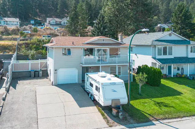 Family Home Close to Schools & Recreation63683039584515120