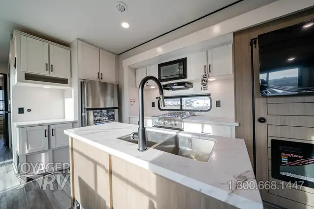 2026 Jayco Jay Flight 401FLTS Bungalow in Travel Trailers & Campers in Kelowna - Image 8